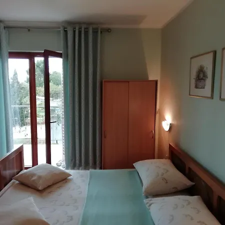 Near Beach - Apartments Marica Rovinj Exterior photo