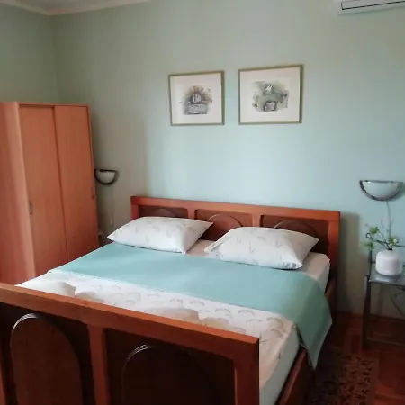 Near Beach - Apartments Marica Rovinj Room photo